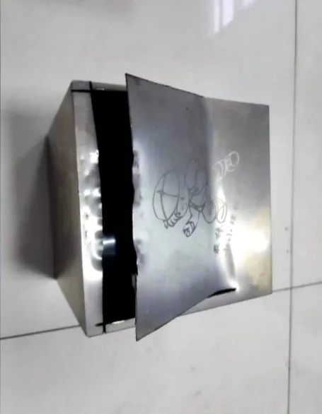 DƬ